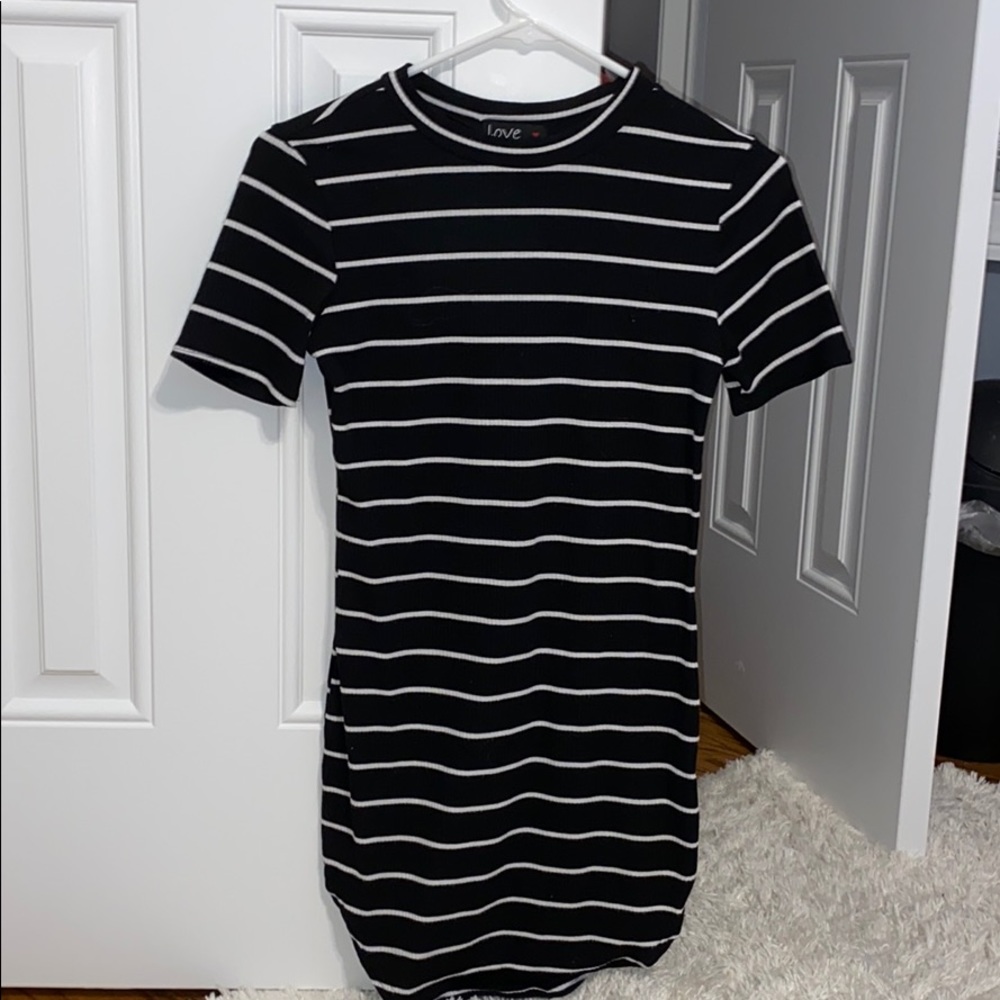 black and white tee shirt dress!!